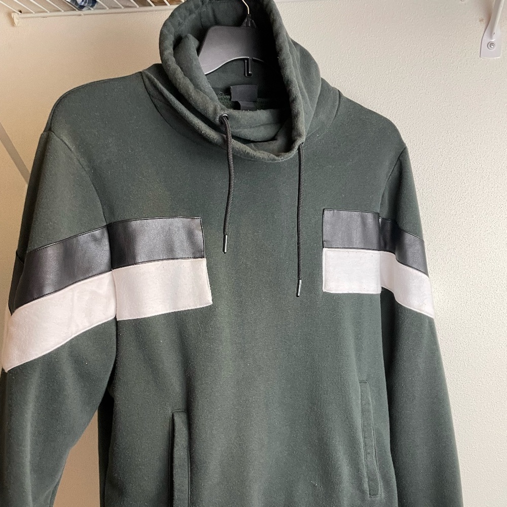 H & M Green Stylish Turtleneck Pullover Sweater